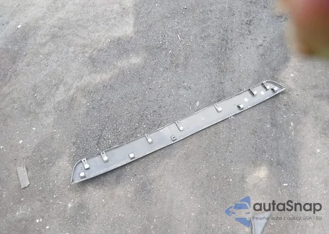 2019 Toyota Rav4 Xle z USA, uszkodzony, nr VIN 2T3W1RFVXKW006546